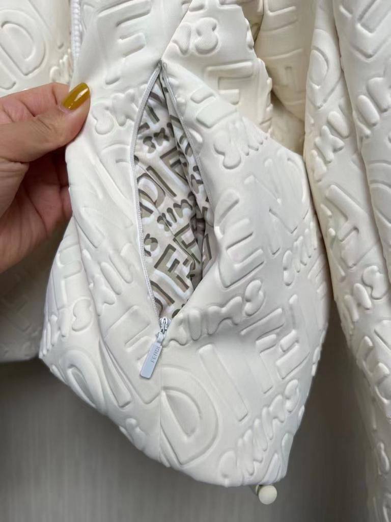 Пуховик премиум Fendi BP-20068 Пуховик премиум Fendi BP-20068