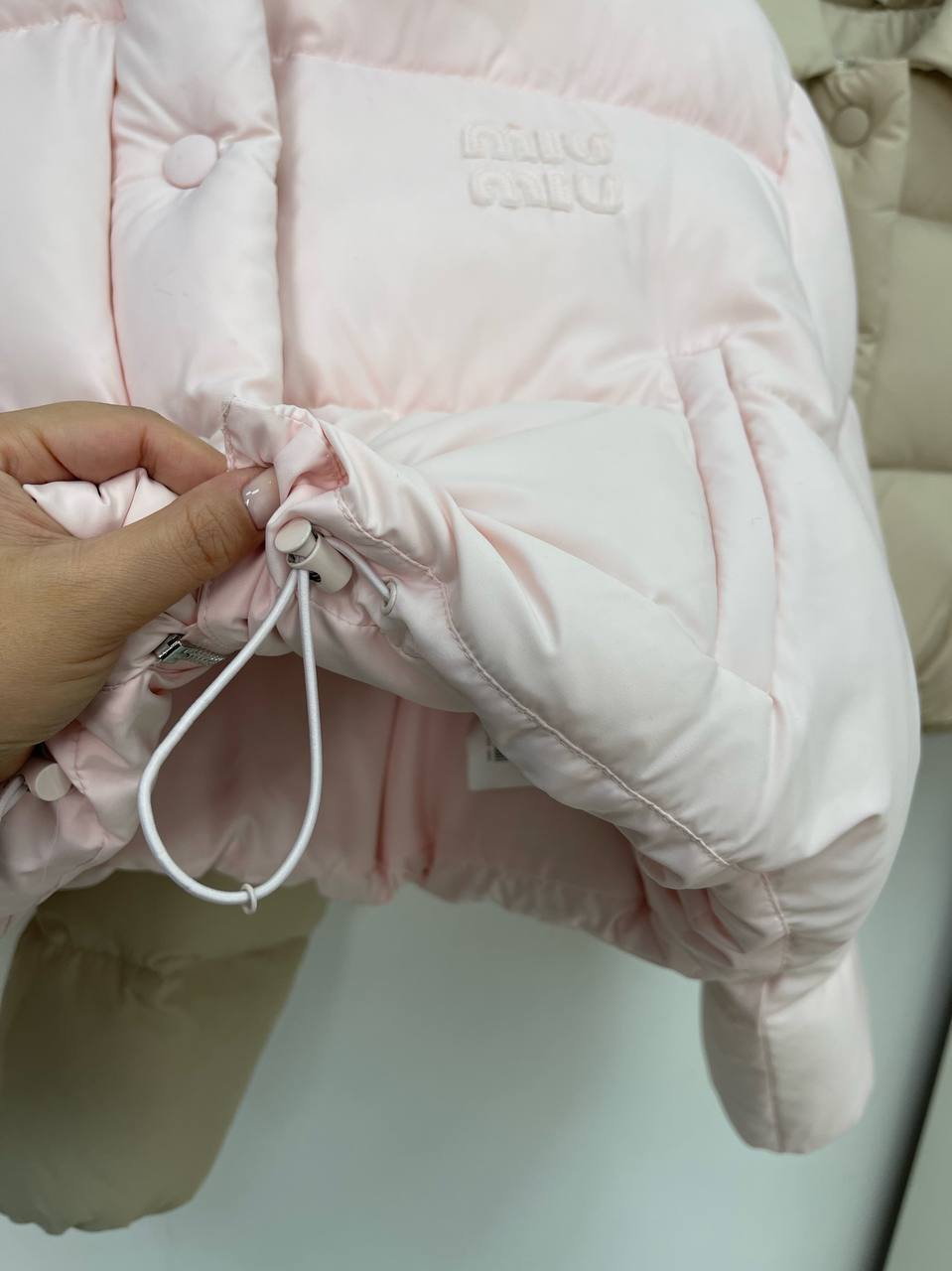 Пуховик трендовый Miu Miu BP-21974 Пуховик трендовый Miu Miu BP-21974