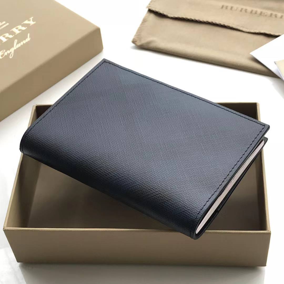 Обложка на паспорт Burberry черная BP-37285 Обложка на паспорт Burberry черная BP-37285