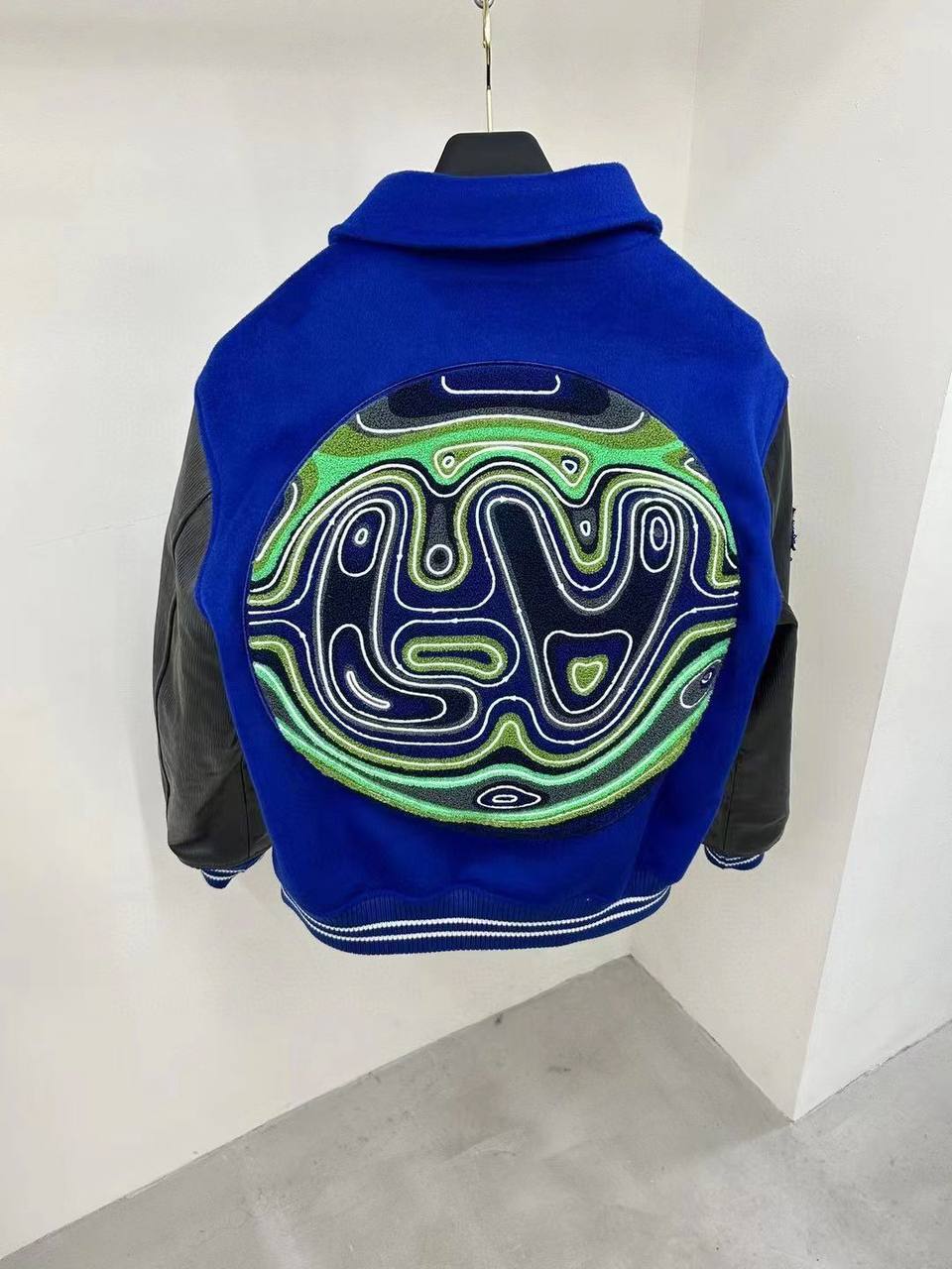 Бомбер Louis Vuitton стильный BP-40982 Бомбер Louis Vuitton стильный BP-40982