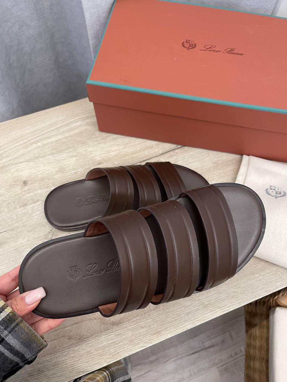 Премиальные шлепанцы Loro Piana BP-51312 Премиальные шлепанцы Loro Piana BP-51312