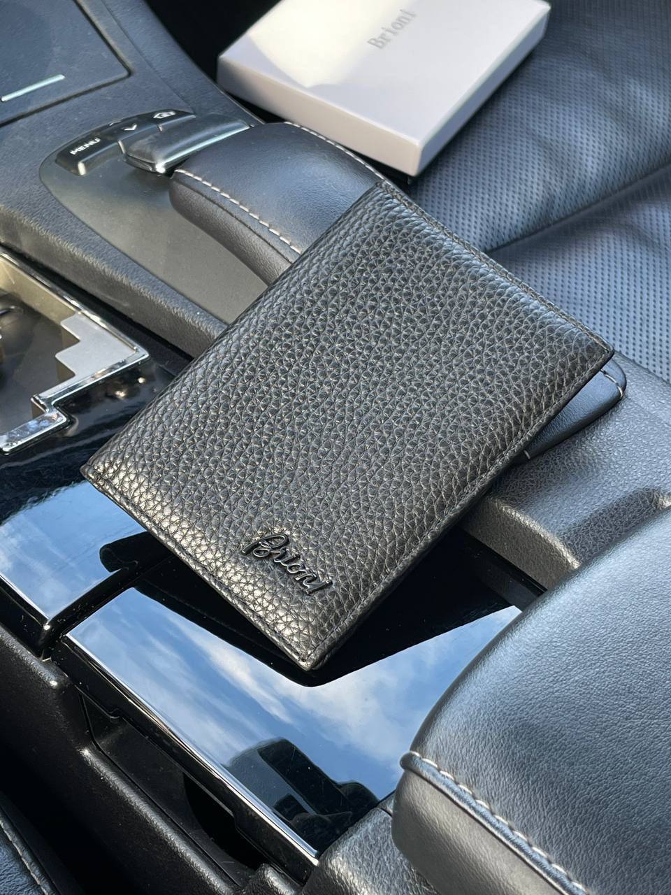 Черная обложка для паспорта с логотипом Brioni BP-21603 Черная обложка для паспорта с логотипом Brioni BP-21603