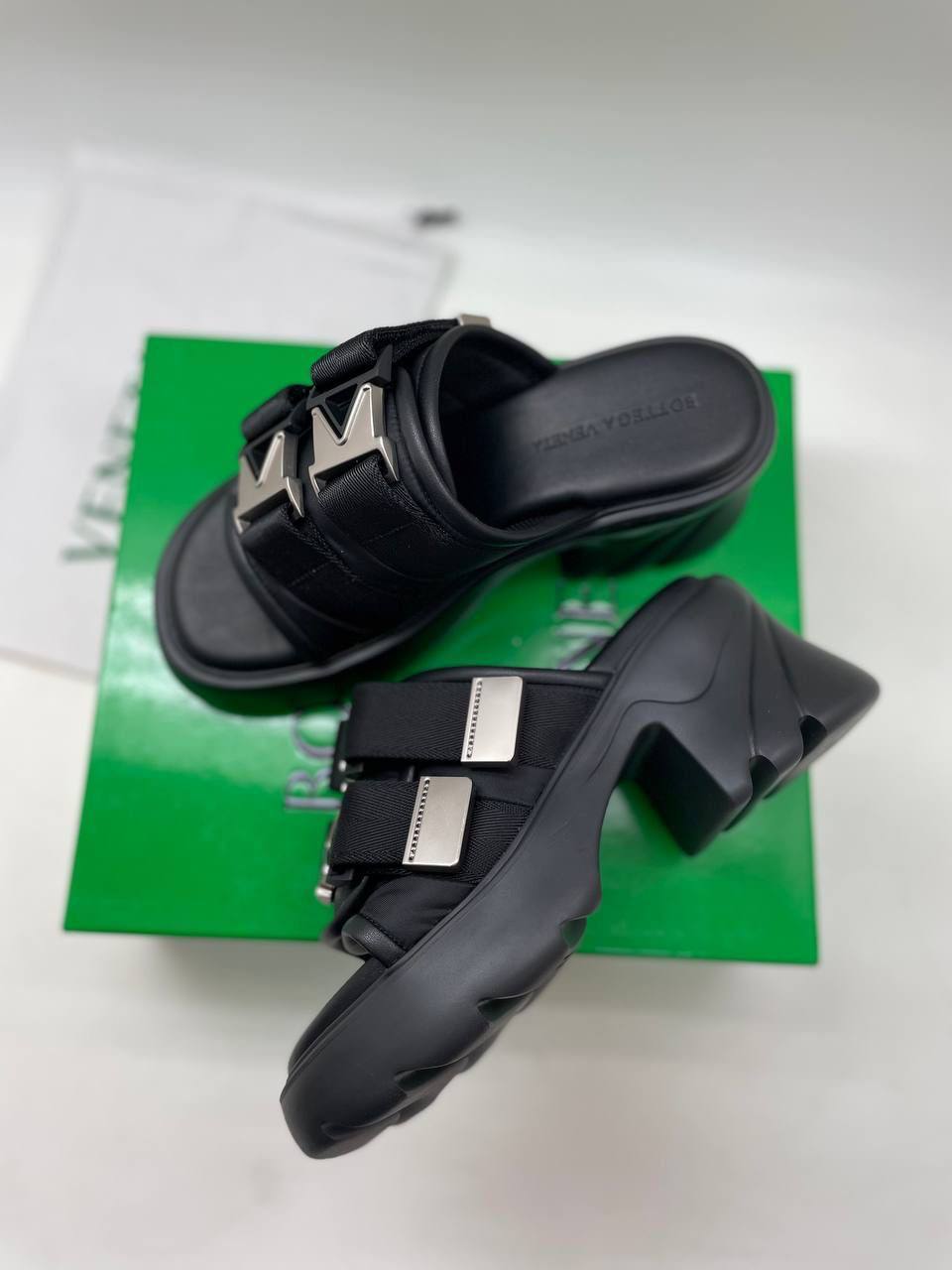 Сандалии трендовые Bottega Veneta BP-16999 Сандалии трендовые Bottega Veneta BP-16999