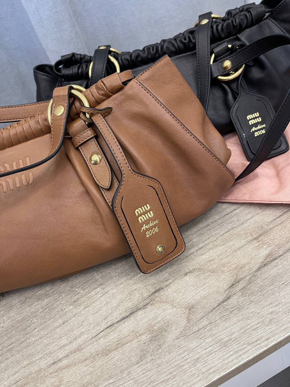 Элегантная женская сумка Miu Miu BP-51382 Элегантная женская сумка Miu Miu BP-51382