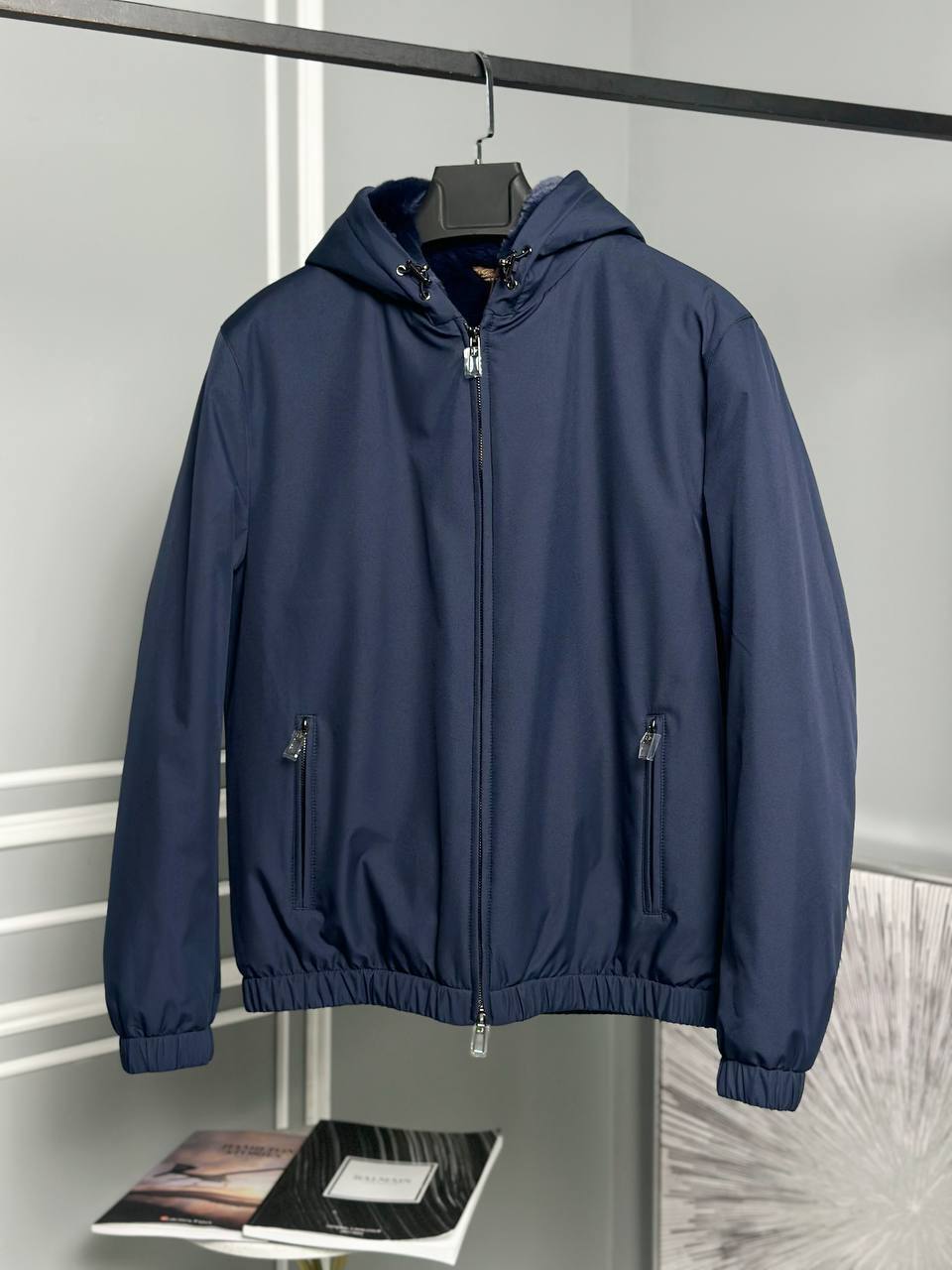 Модный бомбер с меховой подкладкой Loro Piana BP-42301 Модный бомбер с меховой подкладкой Loro Piana BP-42301