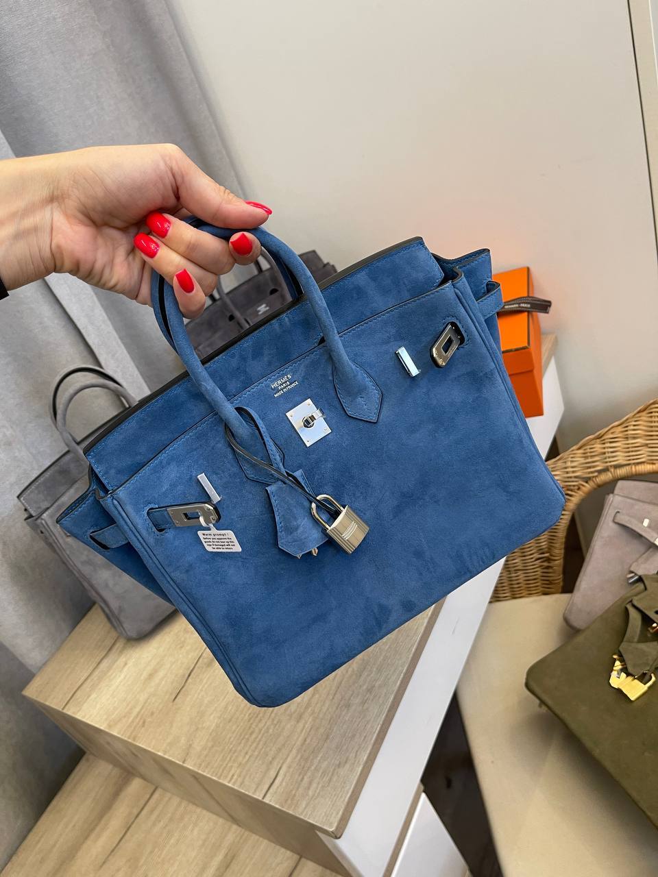 Трендовая женская сумка Birkin 25 PHW, Hermes BP-52490 Трендовая женская сумка Birkin 25 PHW, Hermes BP-52490