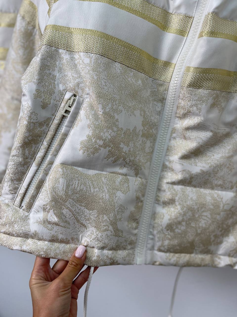 Трендовый пуховик Christian Dior BP-19155 Трендовый пуховик Christian Dior BP-19155