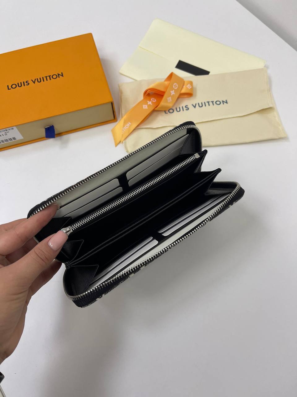 Коллекционный кошелек Louis Vuitton BP-26858 Коллекционный кошелек Louis Vuitton BP-26858