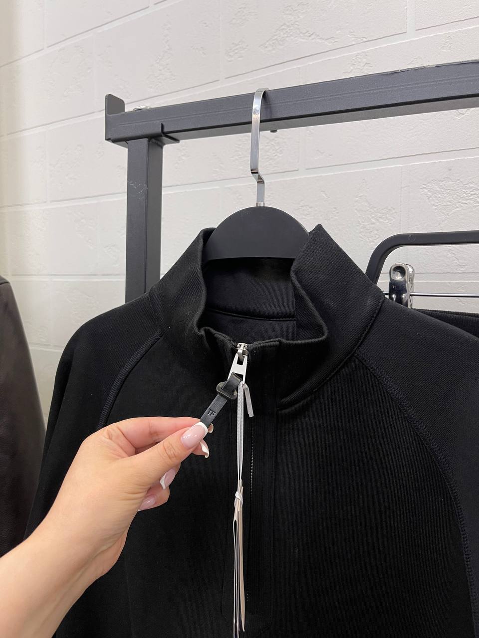 Спортивный костюм Tom Ford BP-46160 Спортивный костюм Tom Ford BP-46160