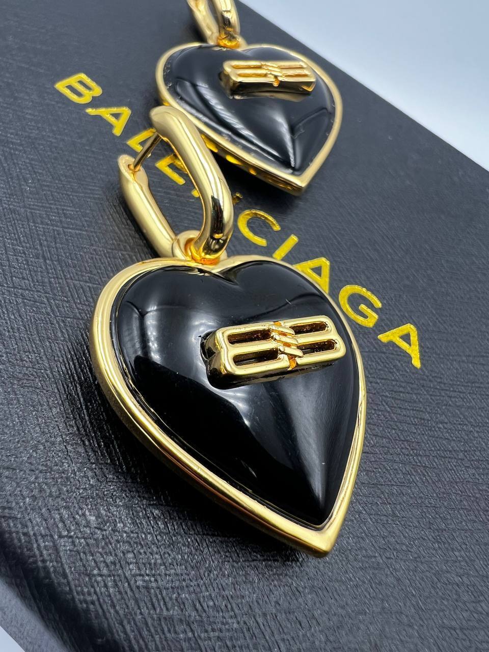 Трендовые серьги Balenciaga BP-48085 Трендовые серьги Balenciaga BP-48085