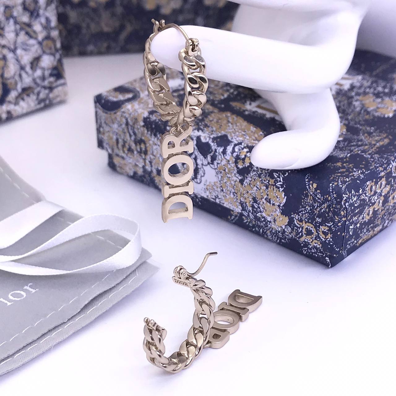 Дизайнерские серьги Christian Dior BP-26593 Дизайнерские серьги Christian Dior BP-26593