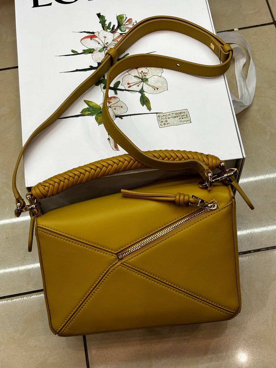 Сумка желтая-карри через плечо Loewe BP-31445243 Сумка желтая-карри через плечо Loewe BP-31445243