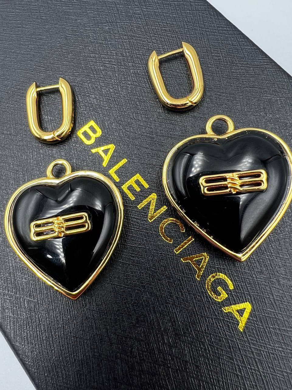 Трендовые серьги Balenciaga BP-48085 Трендовые серьги Balenciaga BP-48085