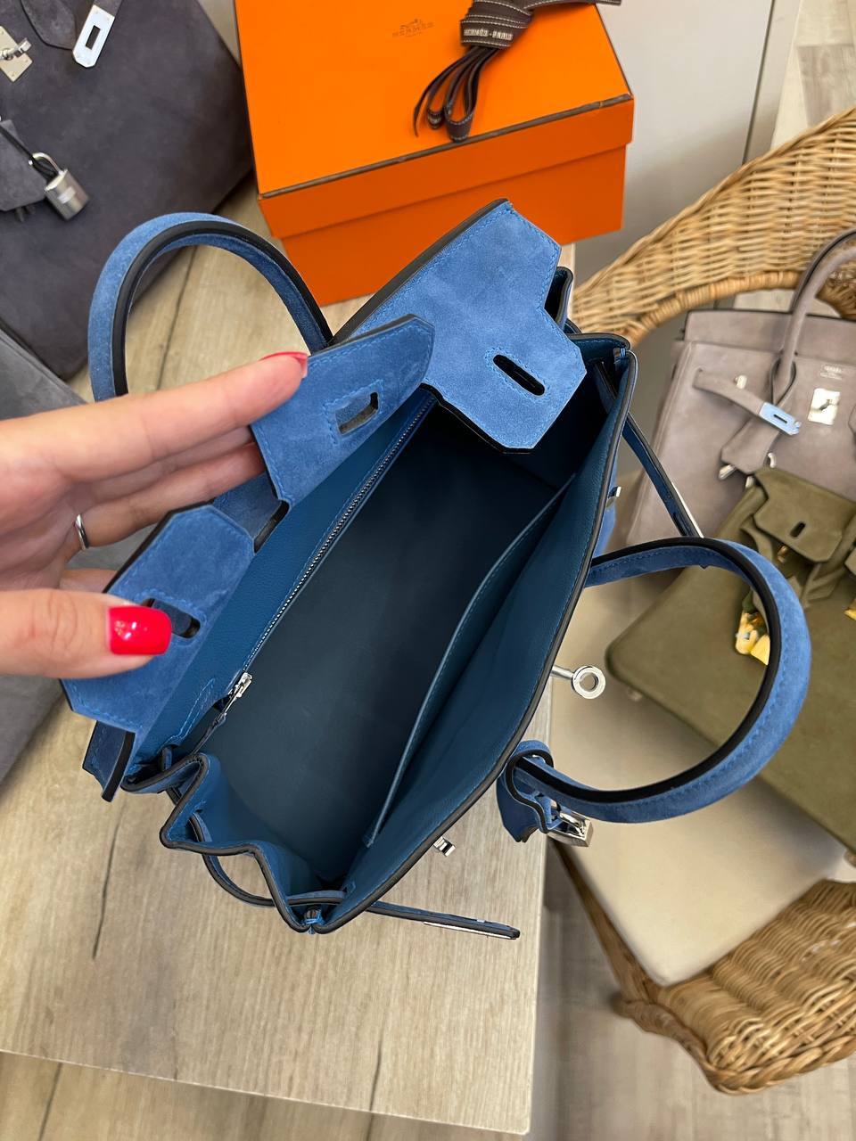 Трендовая женская сумка Birkin 25 PHW, Hermes BP-52490 Трендовая женская сумка Birkin 25 PHW, Hermes BP-52490