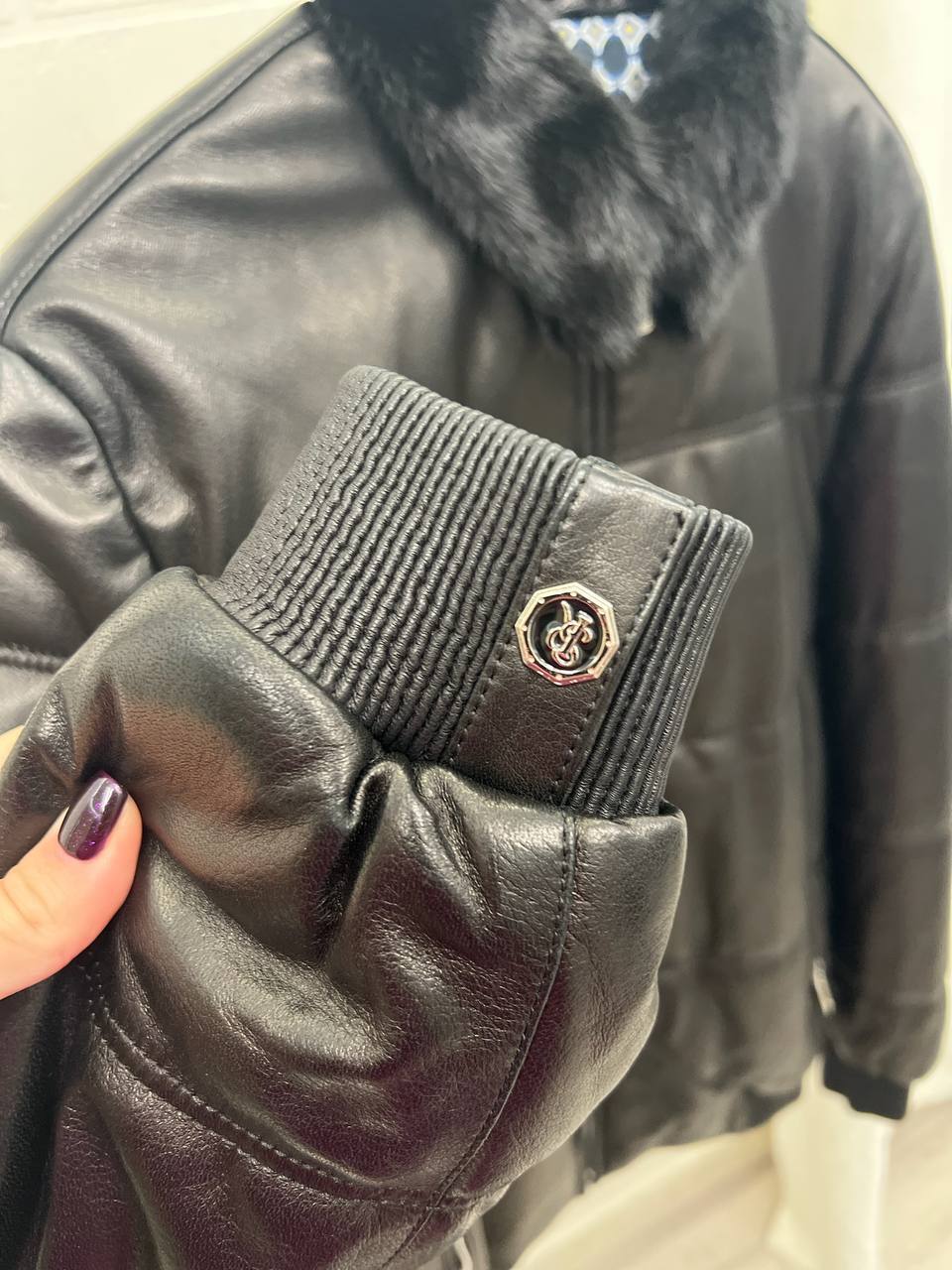 Кожаная куртка с меховой отделкой Stefano Ricci BP-43189 Кожаная куртка с меховой отделкой Stefano Ricci BP-43189