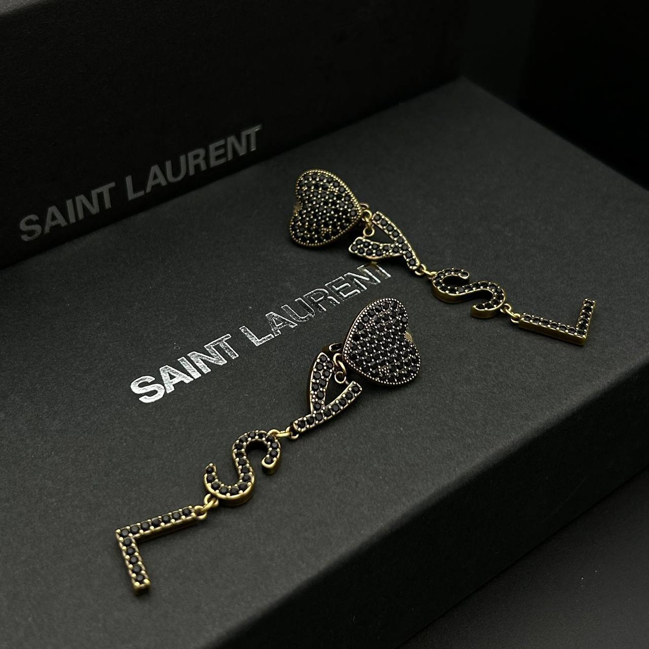 Эксклюзивные серьги-клипсы Yves Saint Laurent BP-52298 Эксклюзивные серьги-клипсы Yves Saint Laurent BP-52298