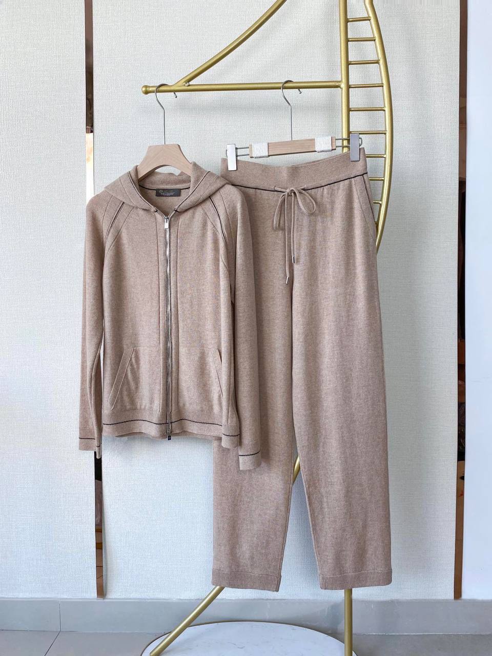 Элитный костюм для спорта Loro Piana BP-25368 Элитный костюм для спорта Loro Piana BP-25368