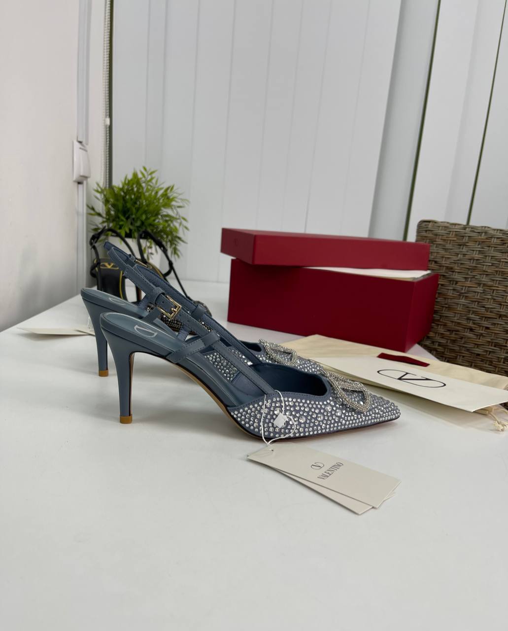 Дизайнерские босоножки Valentino BP-29137 Дизайнерские босоножки Valentino BP-29137