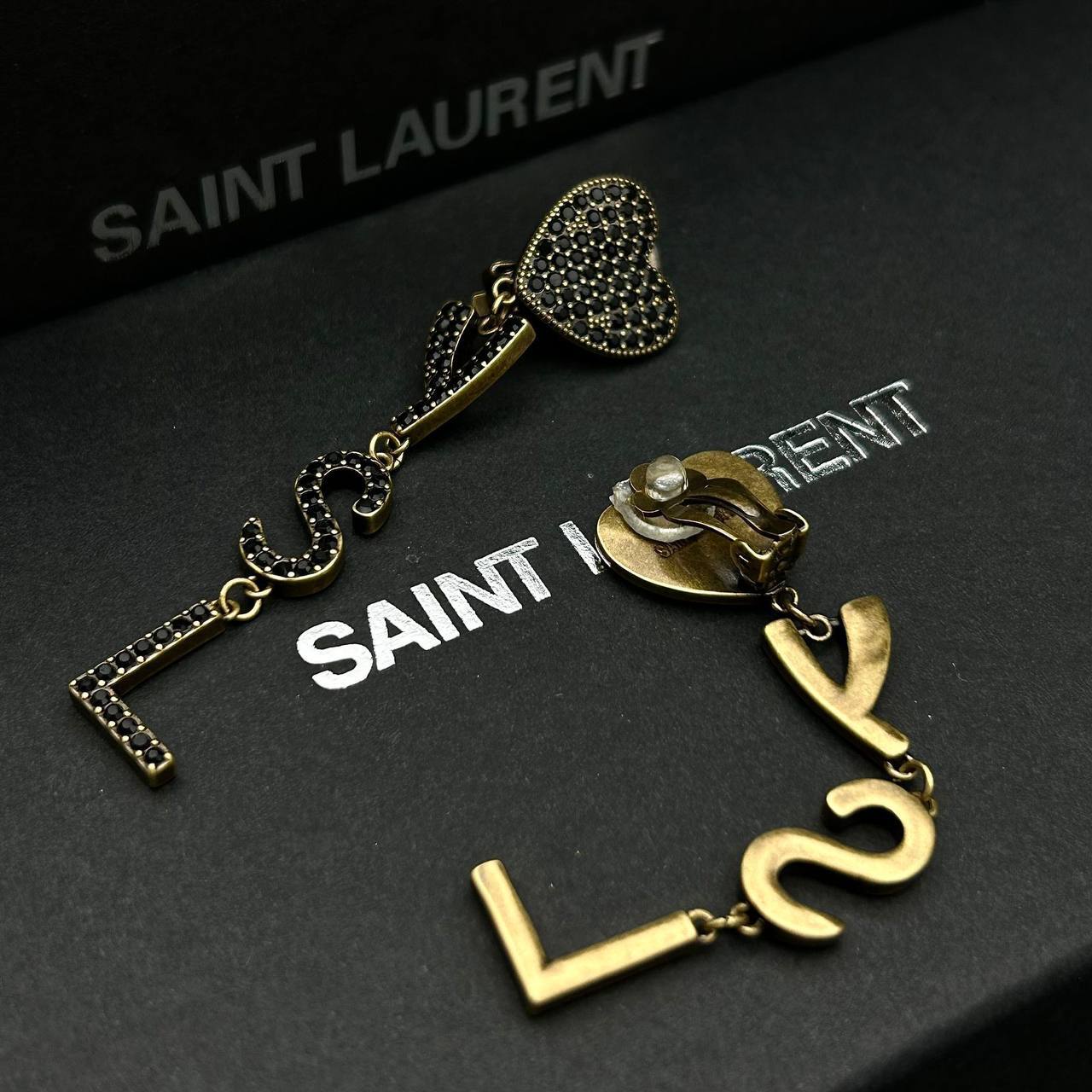 Эксклюзивные серьги-клипсы Yves Saint Laurent BP-52298 Эксклюзивные серьги-клипсы Yves Saint Laurent BP-52298