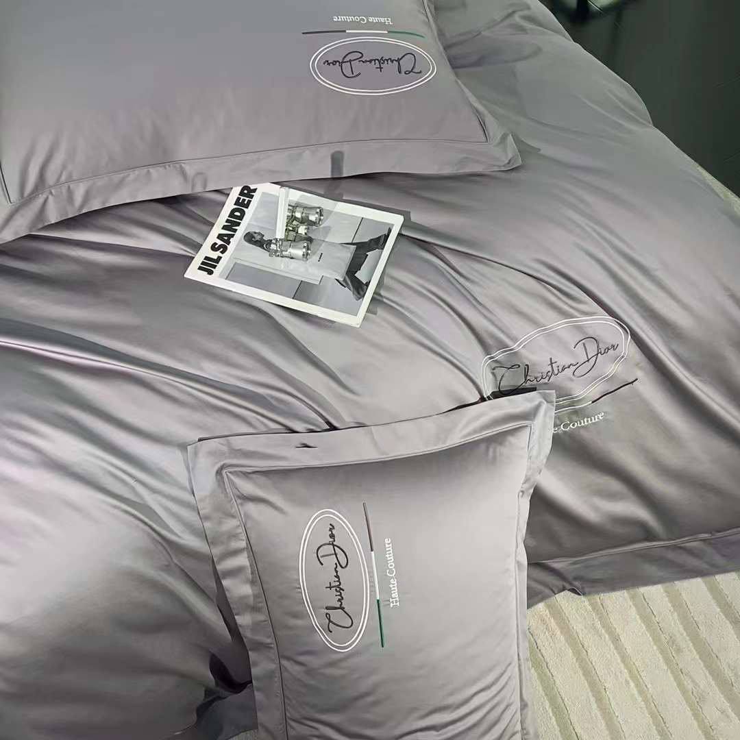 Комплект для постели Christian Dior BP-33924 Комплект для постели Christian Dior BP-33924