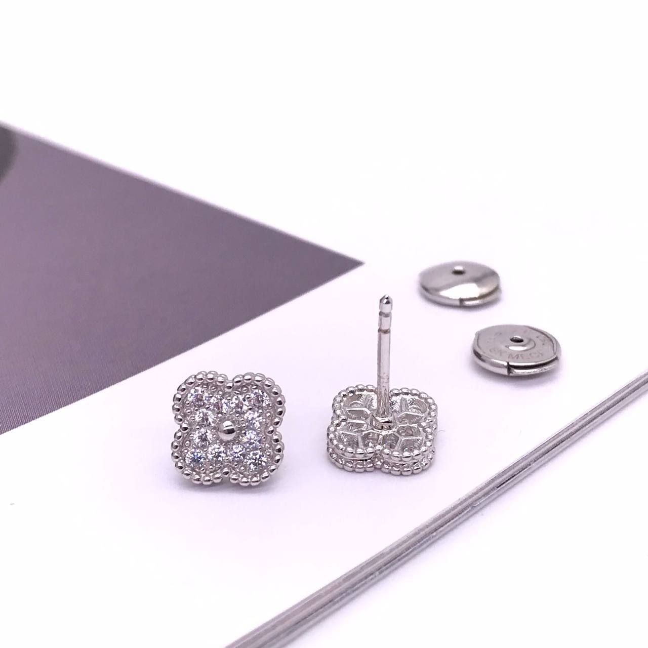 Трендовые серьги Van Cleef BP-37240 Трендовые серьги Van Cleef BP-37240