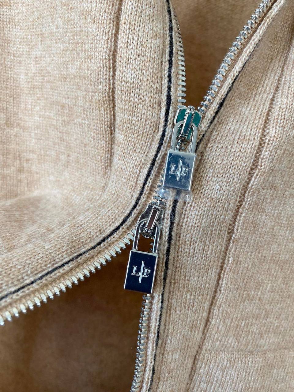 Элитный костюм для спорта Loro Piana BP-25368 Элитный костюм для спорта Loro Piana BP-25368