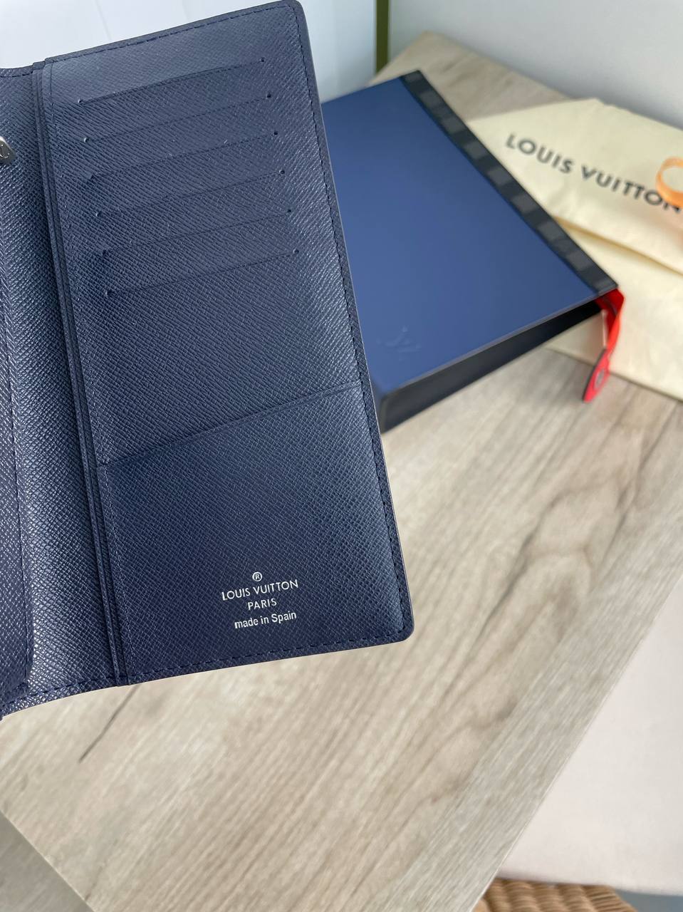 Купюрница коллекционная Louis Vuitton BP-16644 Купюрница коллекционная Louis Vuitton BP-16644