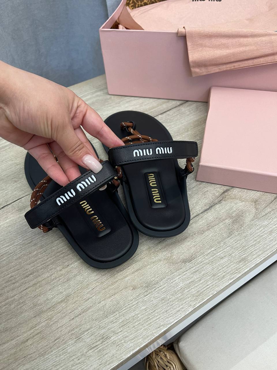Трендовые сандалии Miu Miu BP-51506 Трендовые сандалии Miu Miu BP-51506