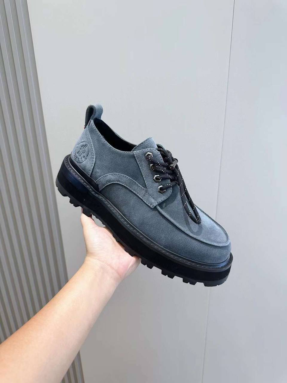 Лимитированные ботинки замшевые серые Moncler BP-191241 Лимитированные ботинки замшевые серые Moncler BP-191241