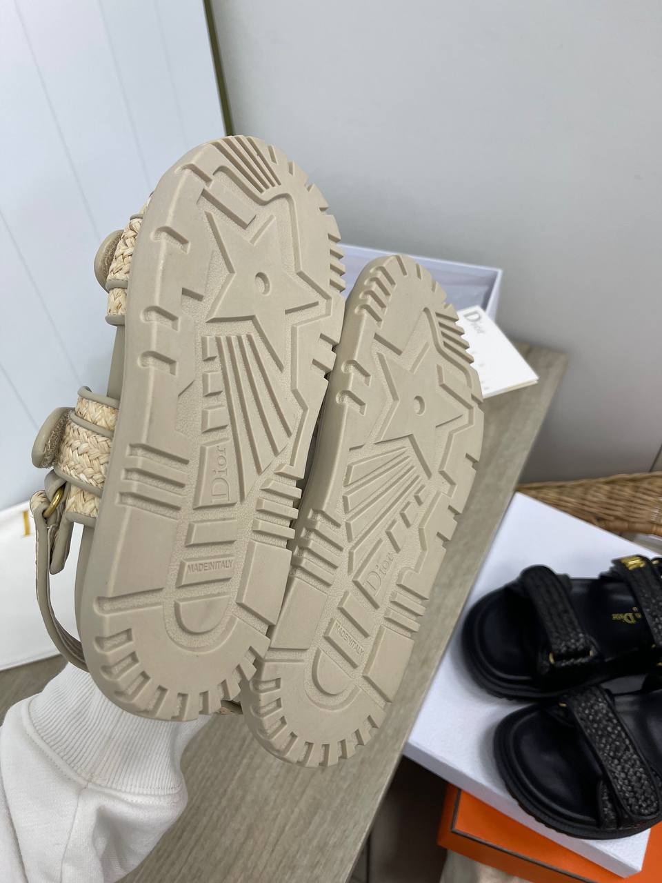 Дизайнерские сандалии Christian Dior BP-50026 Дизайнерские сандалии Christian Dior BP-50026