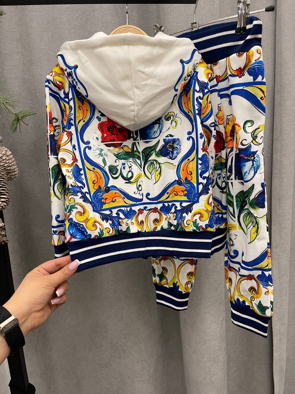 Костюм спортивный Dolce & Gabbana уникальный BP-44595 Костюм спортивный Dolce & Gabbana уникальный BP-44595