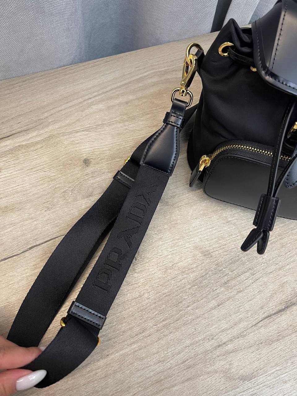 Трендовая сумка-слинг Prada BP-42454 Трендовая сумка-слинг Prada BP-42454