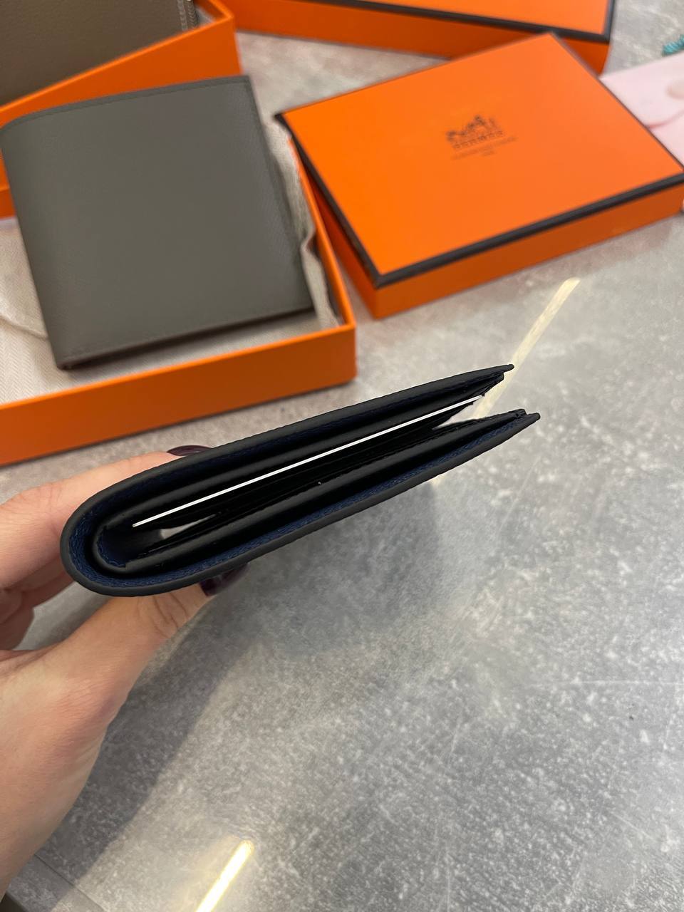 Коллекционное портмоне Hermes Citizen Twill Compact Men Hermes BP-42414 Коллекционное портмоне Hermes Citizen Twill Compact Men Hermes BP-42414