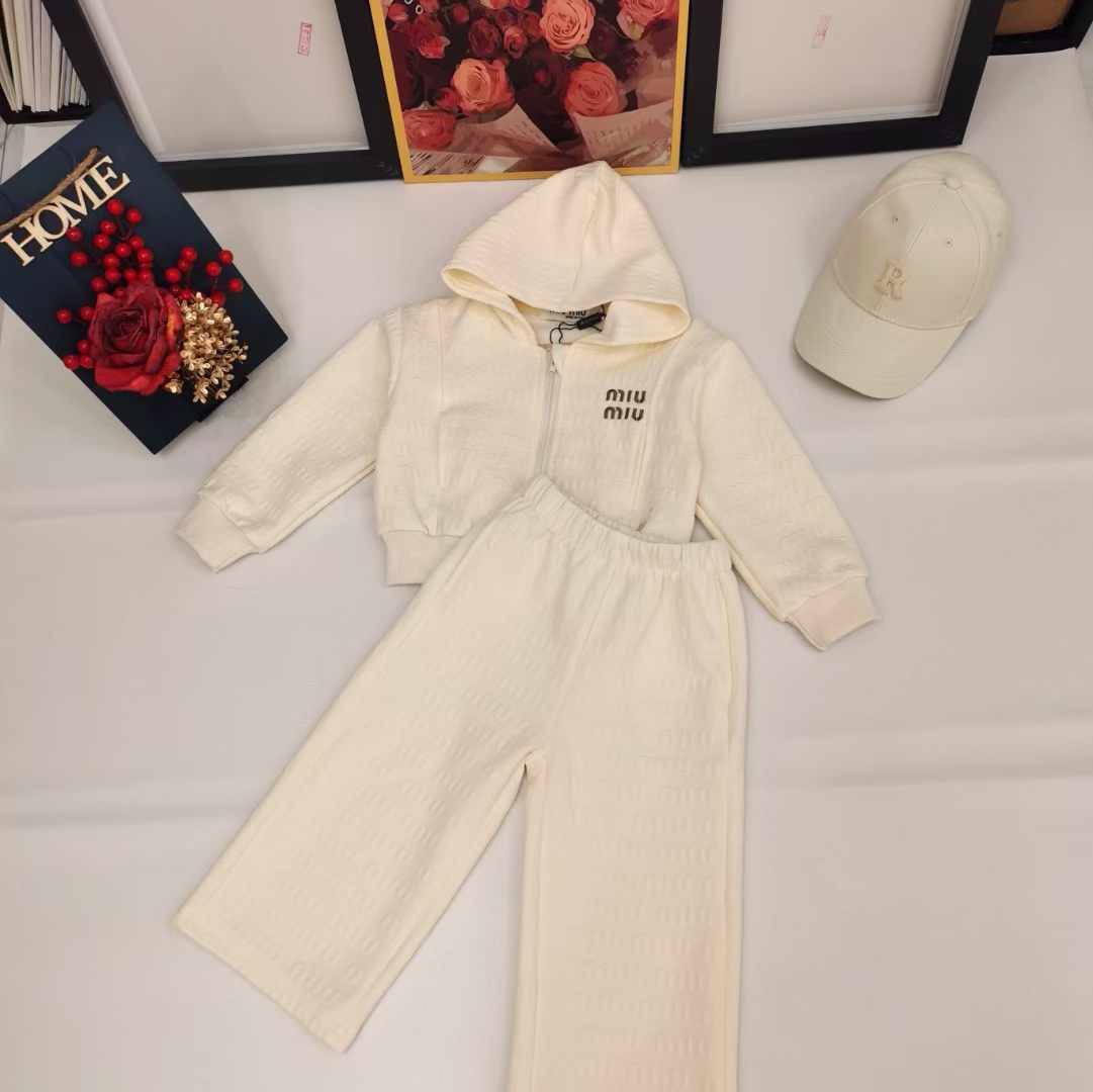 Костюм спортивный Miu Miu лимитированный BP-53326 Костюм спортивный Miu Miu лимитированный BP-53326