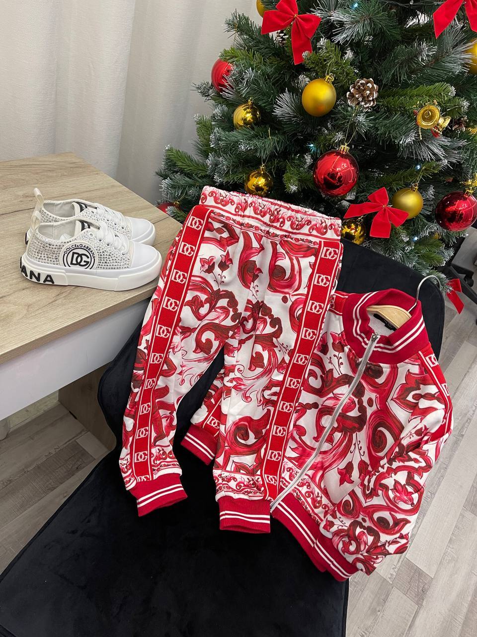 Костюм спортивный Dolce & Gabbana лимитированный BP-44594 Костюм спортивный Dolce & Gabbana лимитированный BP-44594