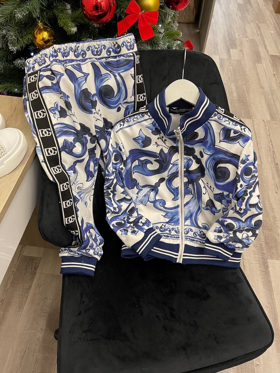 Костюм спортивный Dolce & Gabbana стильный BP-44593 Костюм спортивный Dolce & Gabbana стильный BP-44593