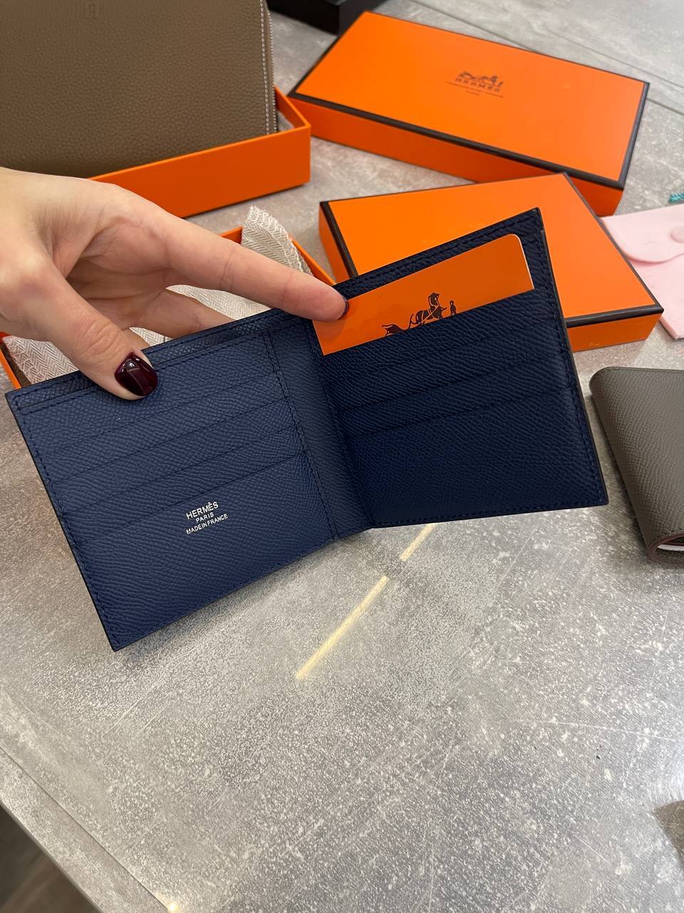 Коллекционное портмоне Hermes Citizen Twill Compact Men Hermes BP-42414 Коллекционное портмоне Hermes Citizen Twill Compact Men Hermes BP-42414