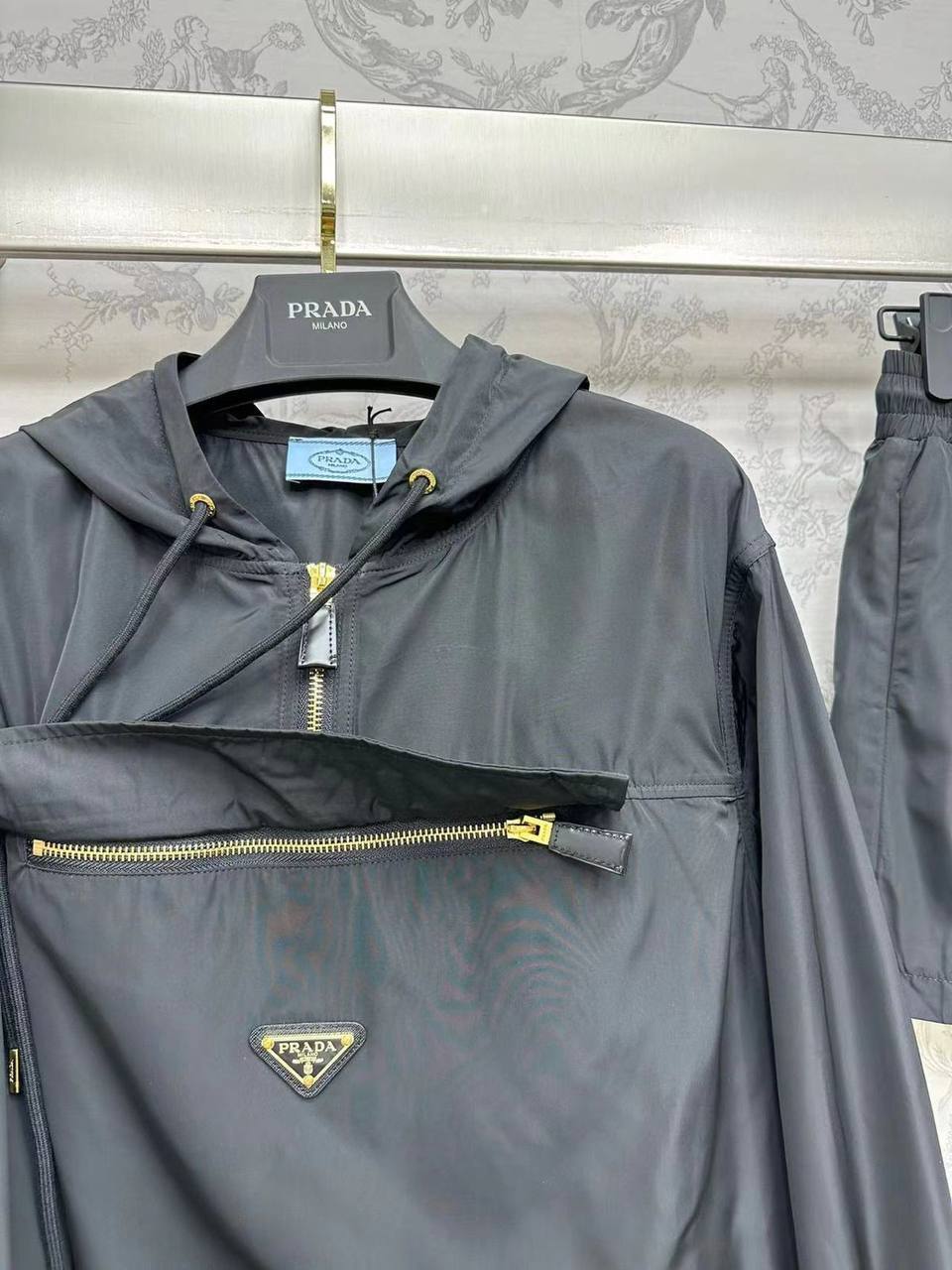 Элитный женский костюм Prada BP-48590 Элитный женский костюм Prada BP-48590