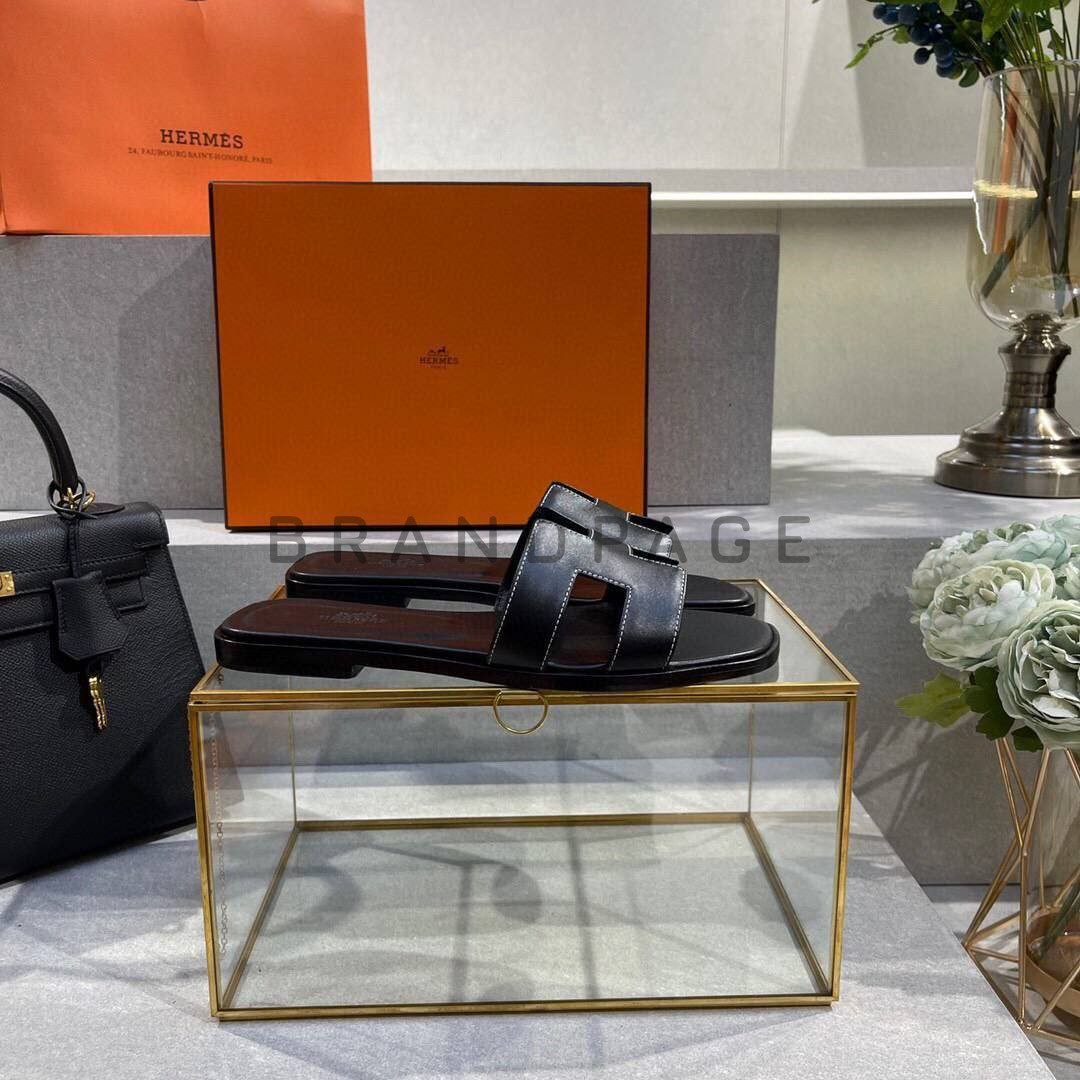 Шлёпанцы кожаные Hermes Oran BPLUX12566 Шлёпанцы кожаные Hermes Oran BPLUX12566