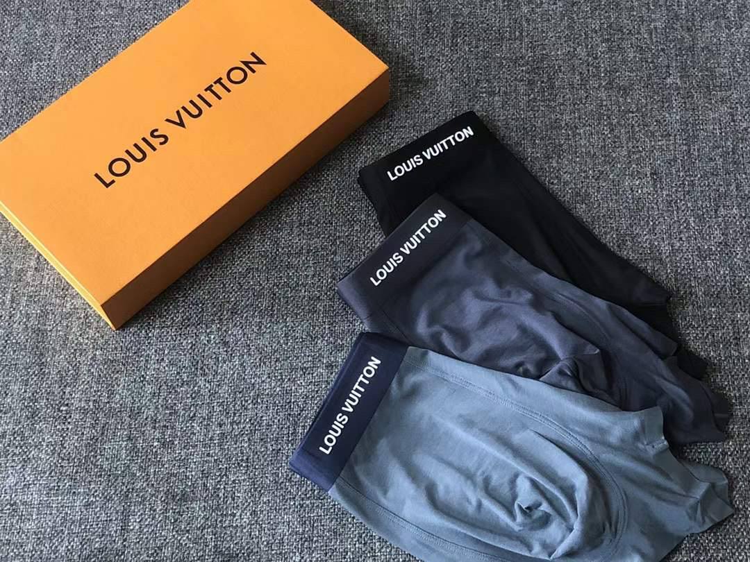 Комплект боксеров на три пары Louis Vuitton BP-35529 Комплект боксеров на три пары Louis Vuitton BP-35529
