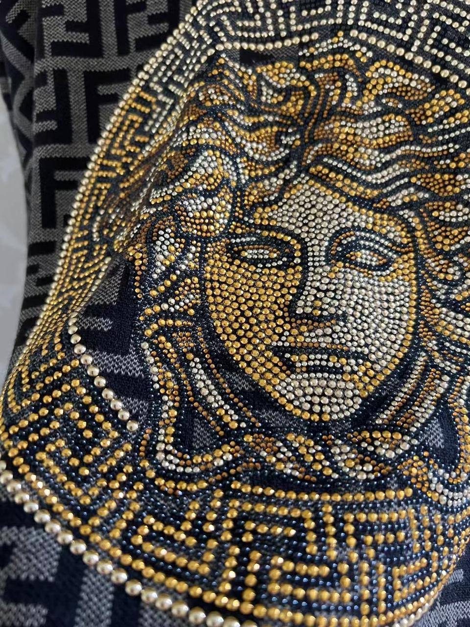 Лонгслив Fendi премиум BP-15926 Лонгслив Fendi премиум BP-15926