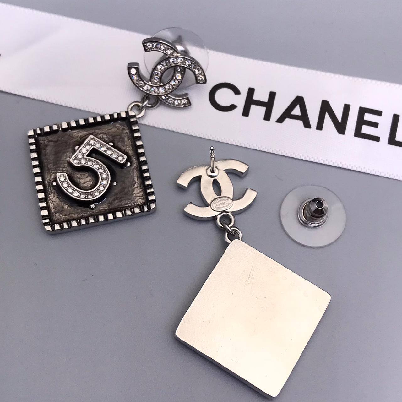 Трендовые серьги Chanel BP-28105 Трендовые серьги Chanel BP-28105