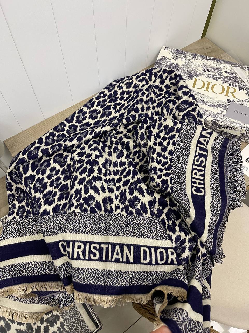 Шаль Christian Dior BP-26990 люкс Шаль Christian Dior BP-26990 люкс