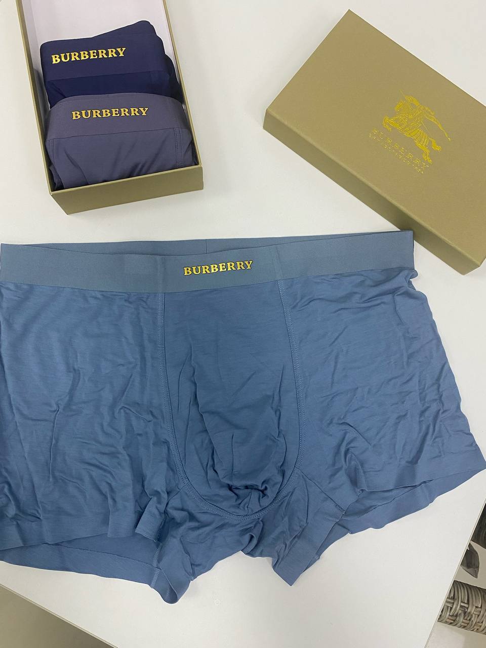 Комплект из трех стильных боксеров Burberry BP-28121 Комплект из трех стильных боксеров Burberry BP-28121