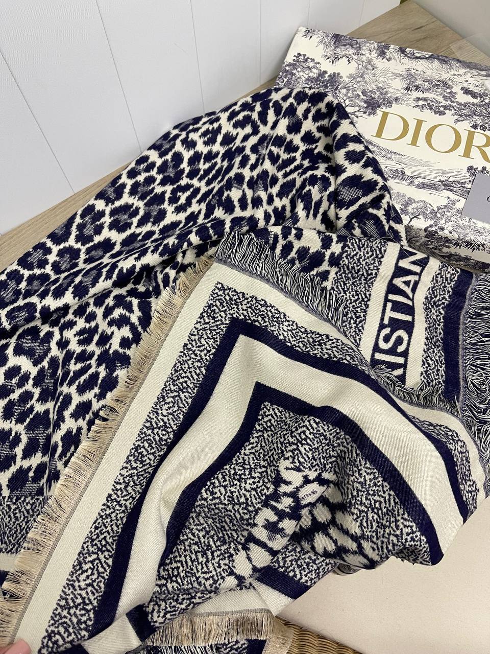 Шаль Christian Dior BP-26990 люкс Шаль Christian Dior BP-26990 люкс