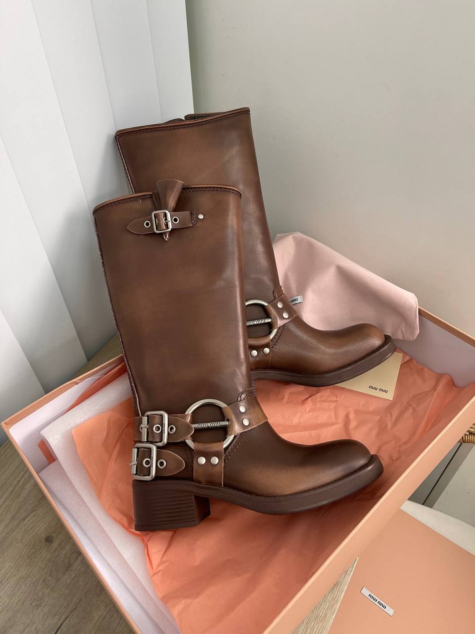 Трендовые сапоги Miu Miu BP-22681 Трендовые сапоги Miu Miu BP-22681