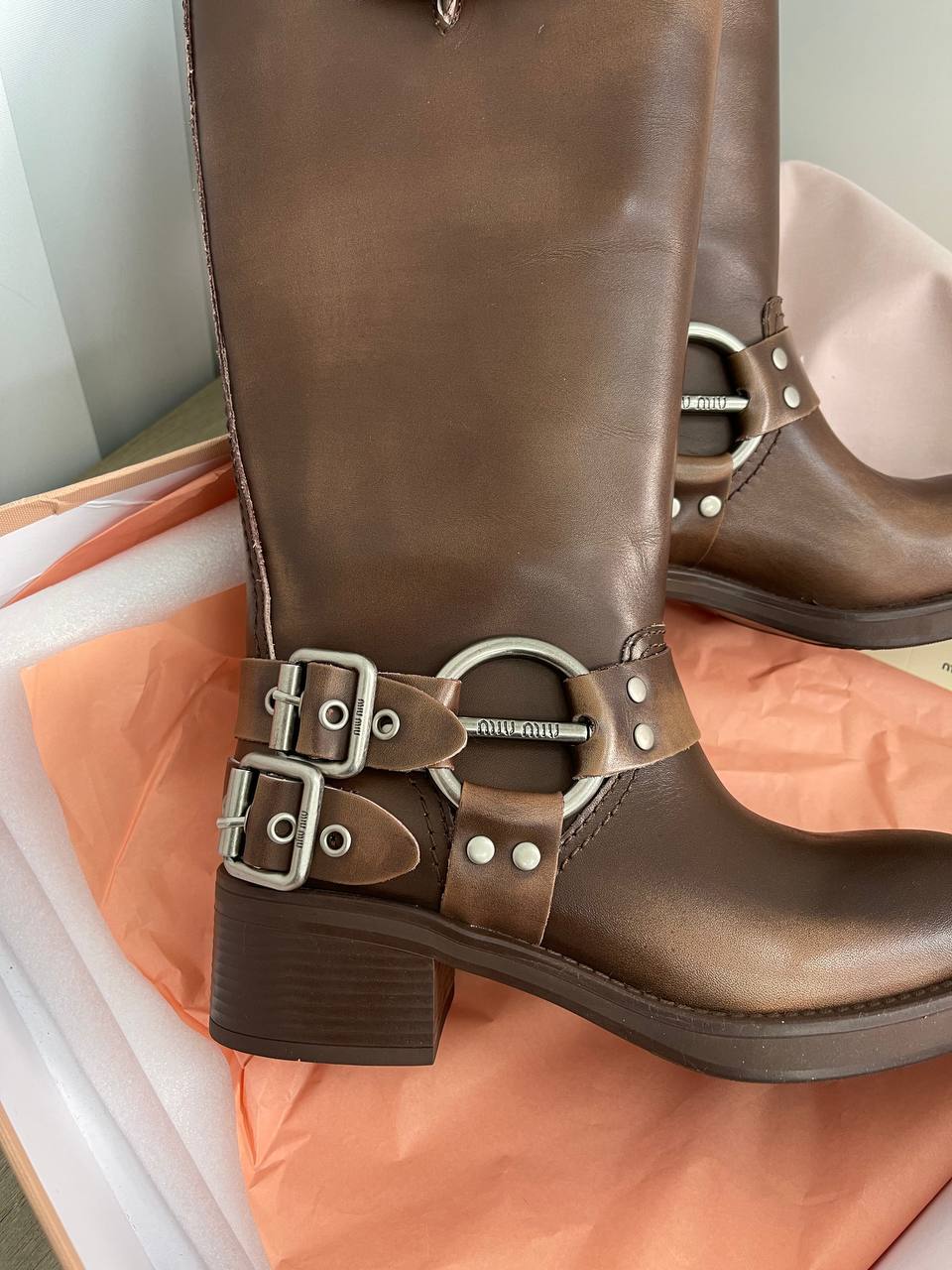 Трендовые сапоги Miu Miu BP-22681 Трендовые сапоги Miu Miu BP-22681