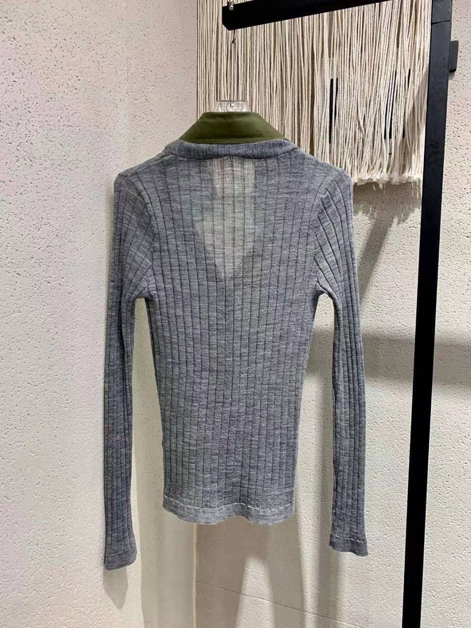 Трендовое поло Prada BP-42442 Трендовое поло Prada BP-42442