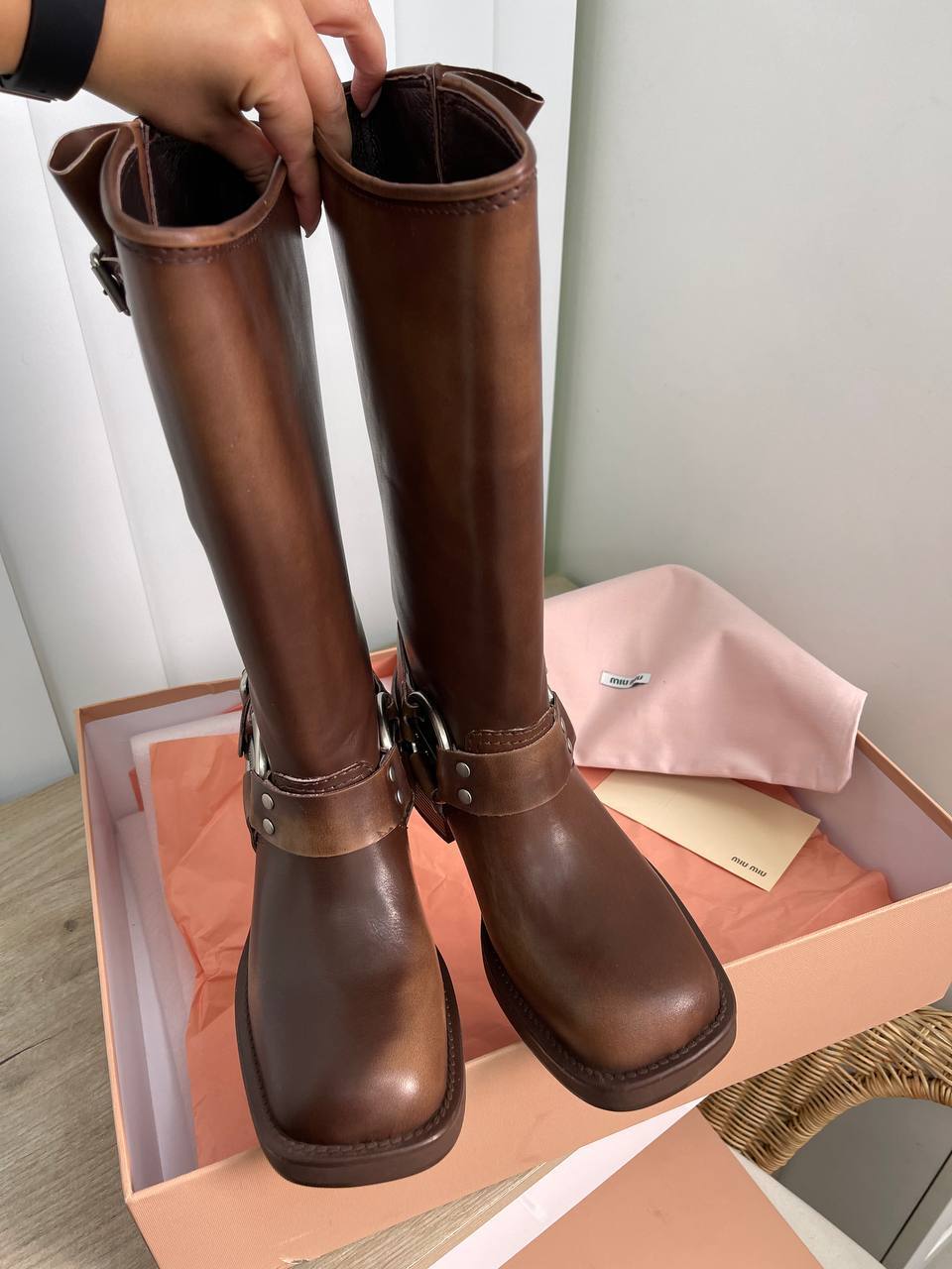 Трендовые сапоги Miu Miu BP-22681 Трендовые сапоги Miu Miu BP-22681