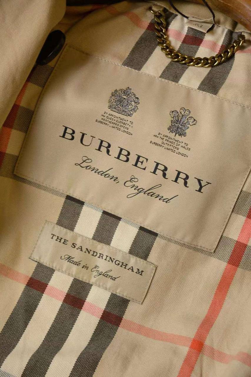 Тренч светло-бежевый Burberry на пуговицах BP-53712 Тренч светло-бежевый Burberry на пуговицах BP-53712